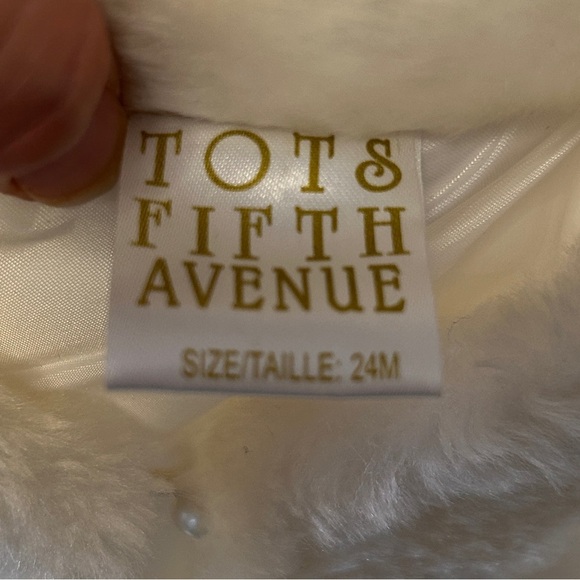 Tot on Fifth Avenue Girls 24 Months Fancy Cream Faux Fur Capelet soft shawl - Picture 5 of 6
